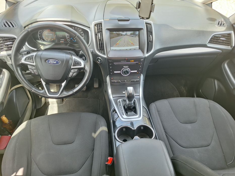7 lugares, automatica e com poucos kms, aceito retoma