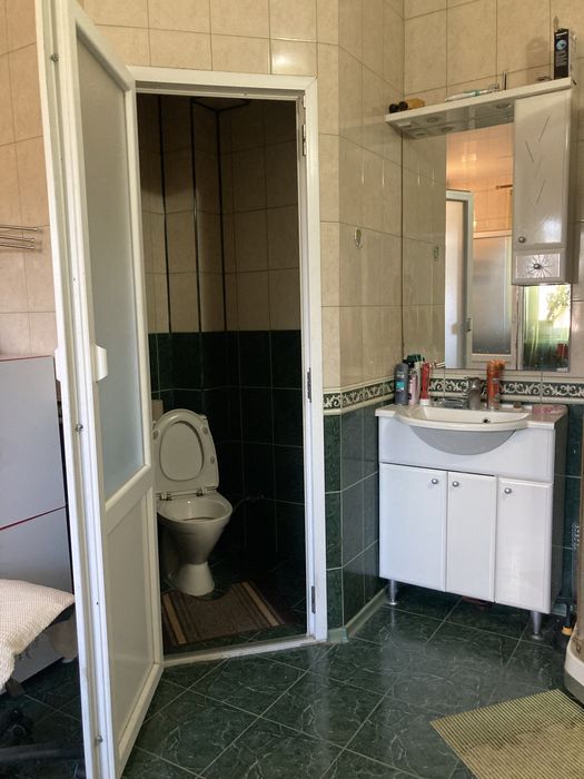 Продаж нового будинку в центрі смт Макарів