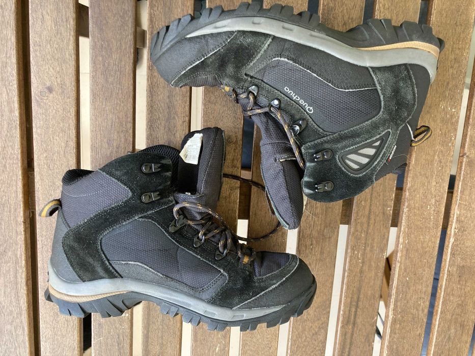 Botas de caminhada, tamanho 41, como novas