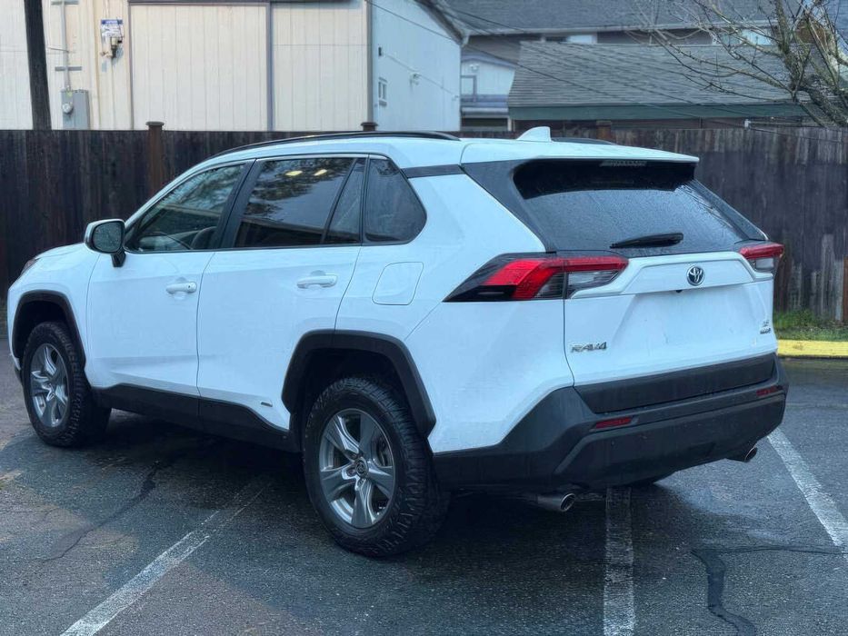 Toyota RAV4      2022