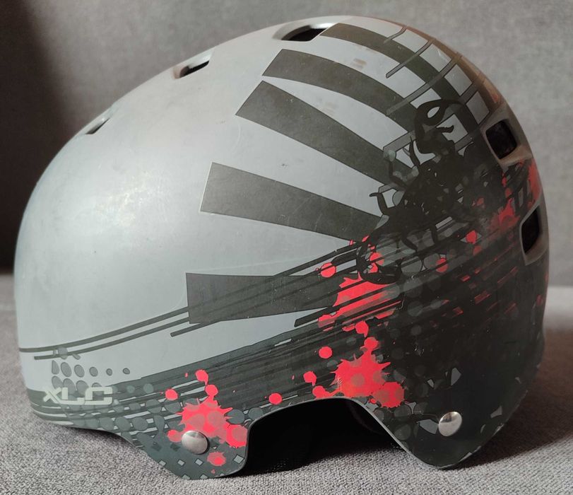 Шлем трюковий XLC BH-C22 Spikes Hard Shell BMX. 53-59 см.