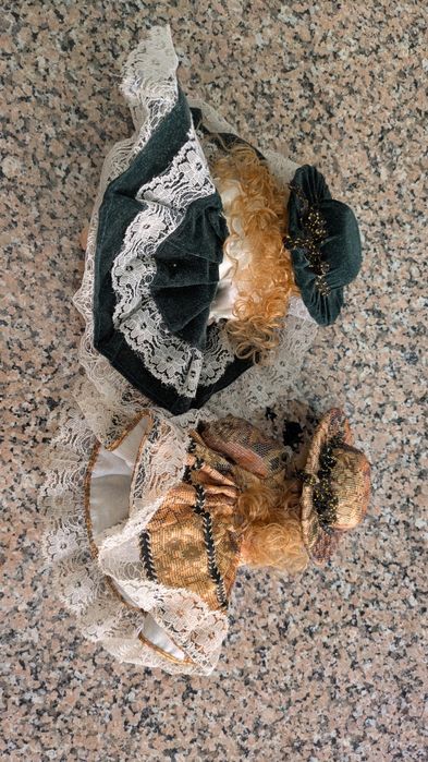 Bonecas de porcelana