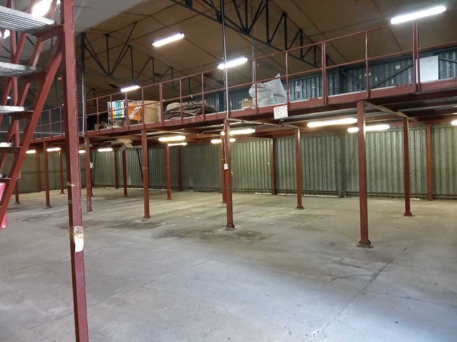 Wiata z antresolą - 620 m2