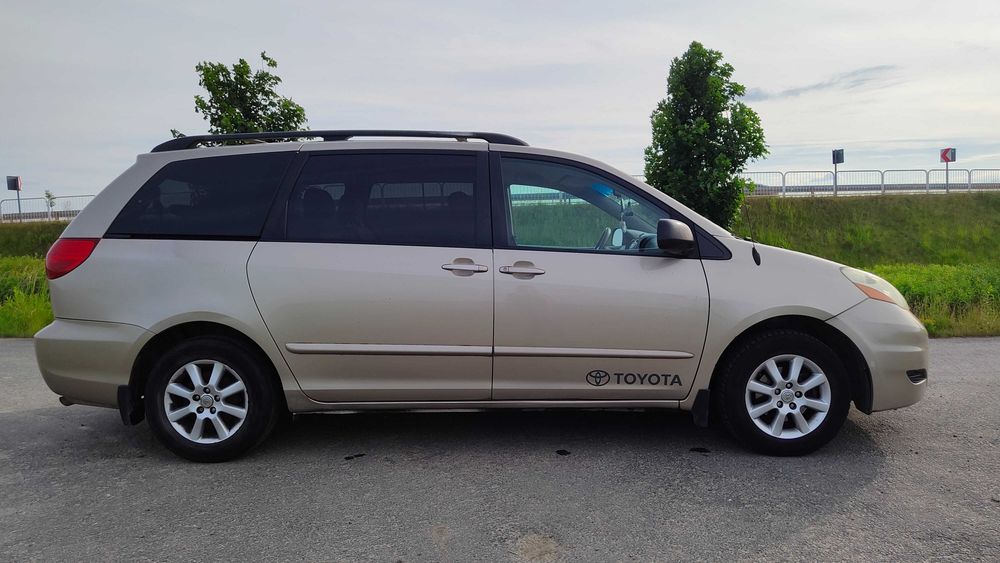 Toyota Sienna 2006r / 3.3L /  Automat / 7 osobowa / LPG / przebieg 195tyś mil / Klimatyzacja / Niezawodna - ogłoszenie prywatne. ZAPRASZAM