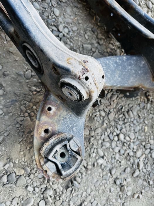Підрамник задній Mercedes W204 w212 задня балка