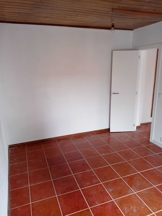 Casa T1 em quinta com outras casas