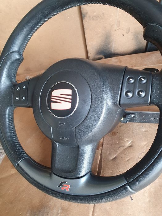 Volante Seat Leon 1P DSG (PATILHAS)
