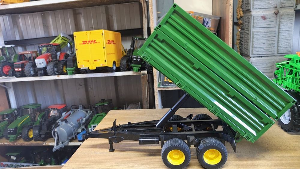 Bruder przyczepa z kiprem