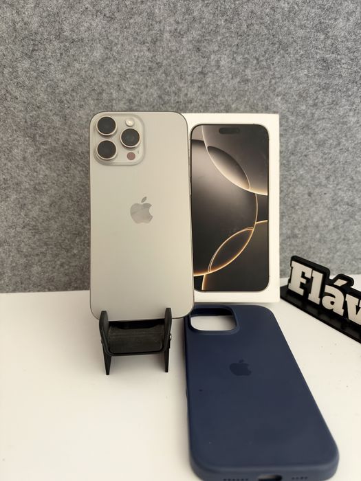 Troco/Vendo Iphone 16 Pro Max 256GB Natural Titanium Versão ESIM como novo