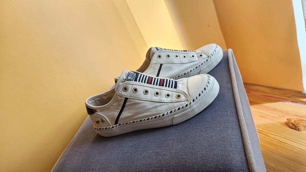 Trampki Mustang rozmiar 38