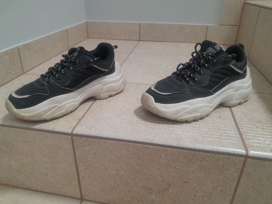 Sportowe buty damskie