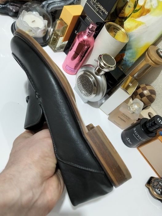 жіночі португальські шкіряні туфлі лофери hm