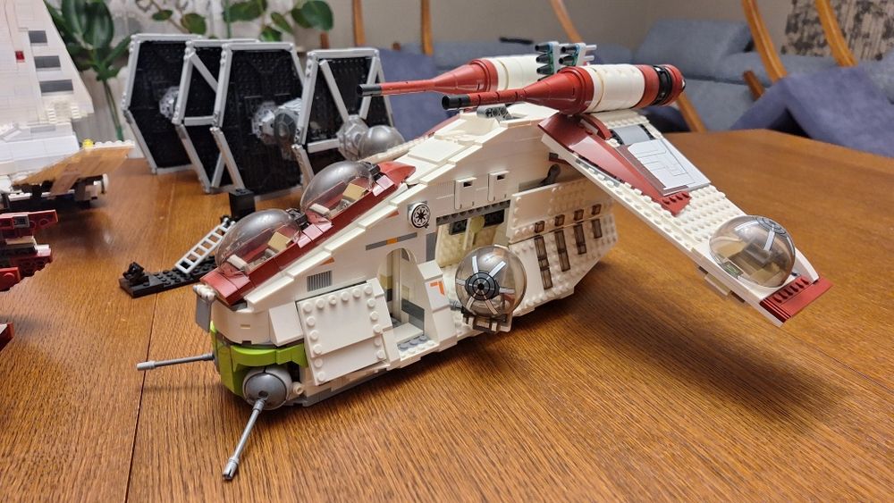 duży zestaw klocków serii Star Wars