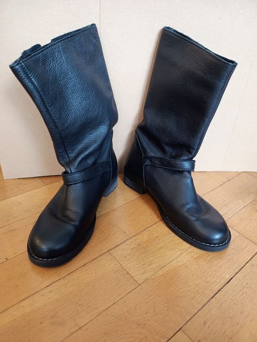 Buty skórzane, włoskiej firmy Vera Gomma, rozmiar 37

Rozmiar 37

S