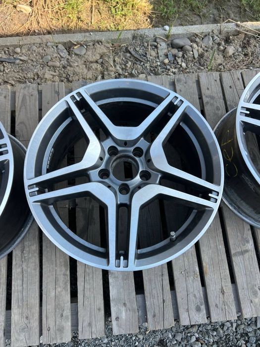 AMG диски R18 5x112 66.6 8.5j ET38