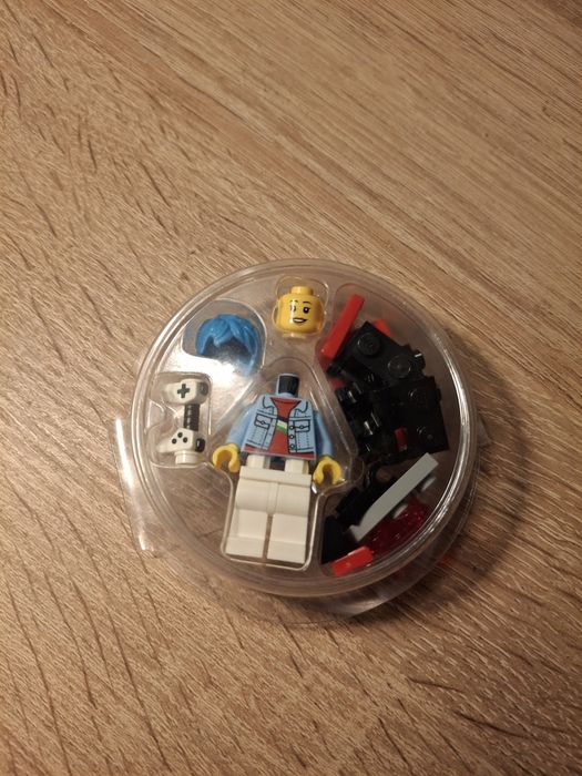 Lego Aki Jones Gamer