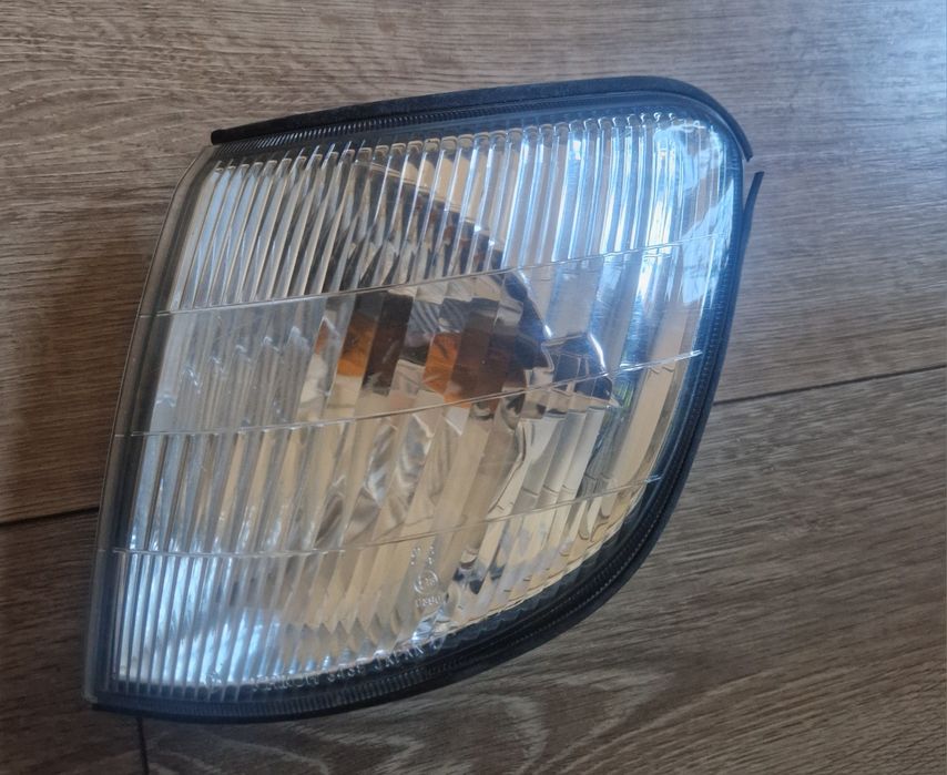 Kierunkowskaz subaru forester sf