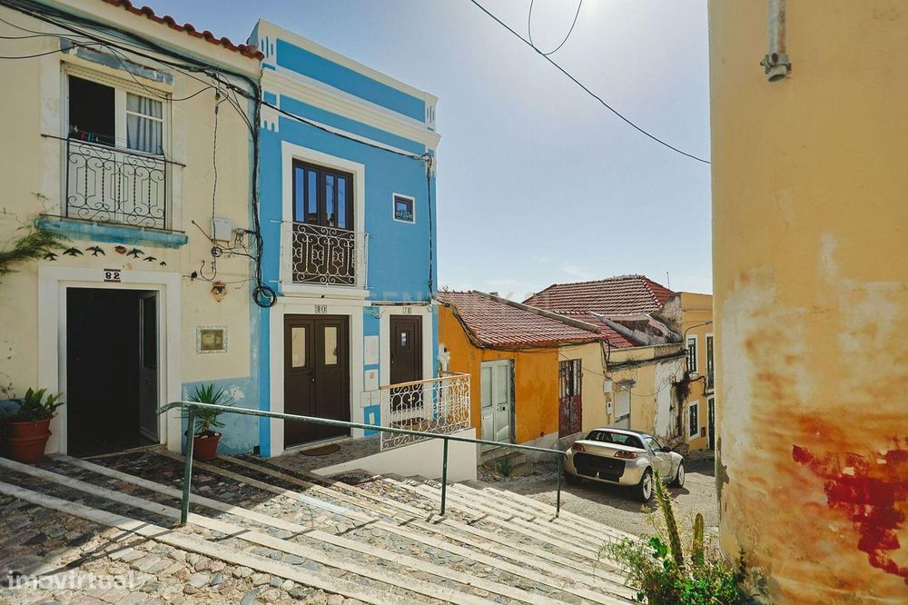 FONTE NOVA STUDIO — T0 Moderno no Coração de Setúbal