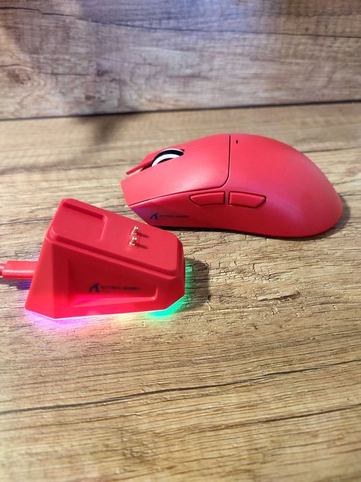 Myszka bezprzewodowa gamingowa Attack Shark X11 ze stacją dokującą RED