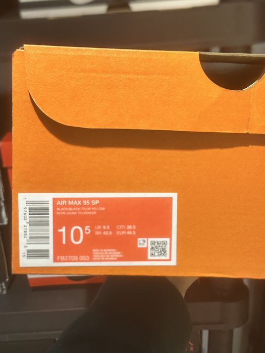 Air max 95 corteiz honey black - preço negociável