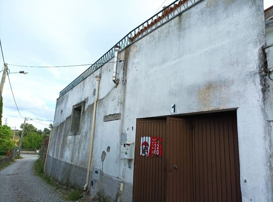 Moradia T3 com garagem no rés de chão