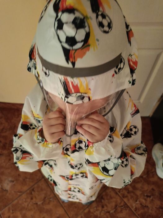 Płaszczyk przeciwdeszczowy.