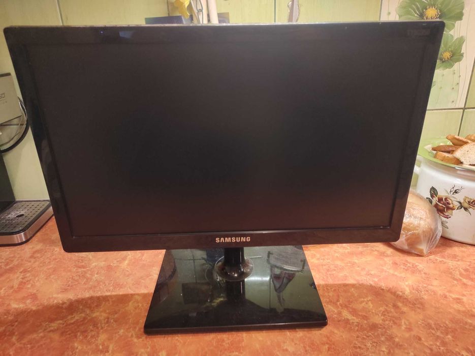 Телевизор 14 вольт Samsung lt19c350ex