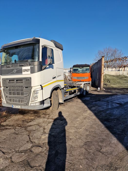 Transport hakowiec, wywrotka, ciągnik siodłowy z naczepą, ładowarka