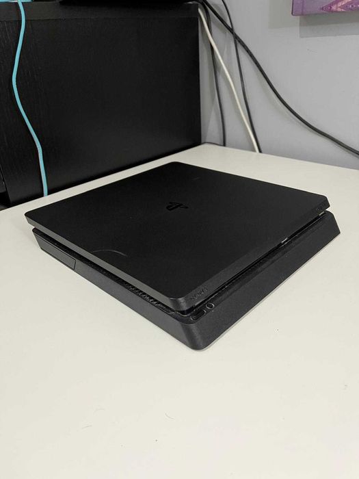 PlayStation 4 Slim 500GB + Comando + Cabos