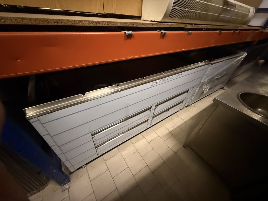 Grelhador carvão com 5 espetos Rotativos