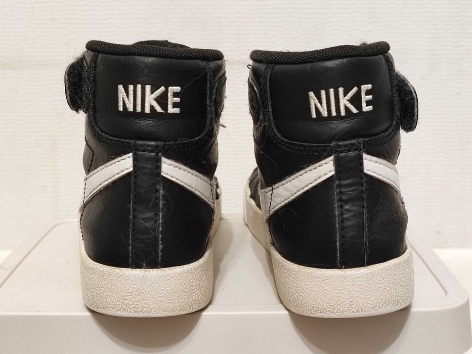 Кросівки Nike 33 р має широкий носок