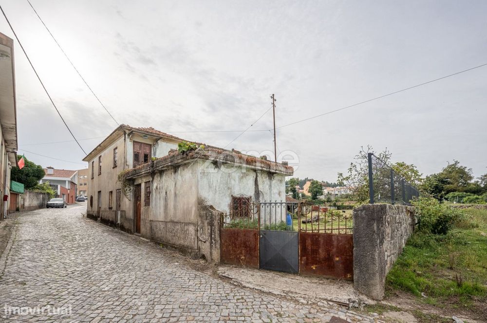 Moradia Independente com projeto aprovado para Venda em Coronado