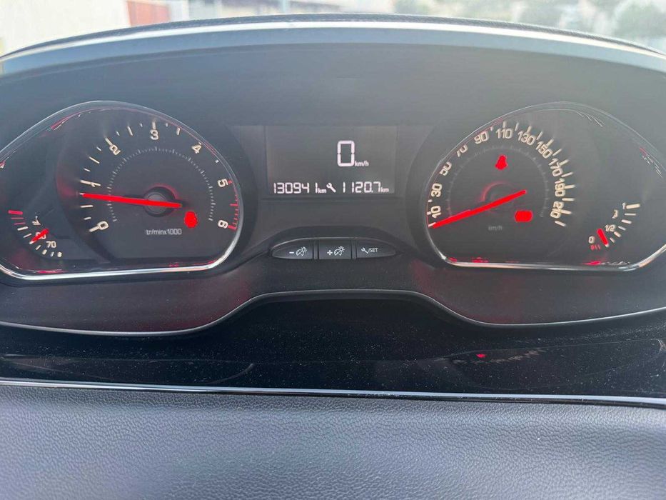 PEUGEOT 208 1.4 HDi