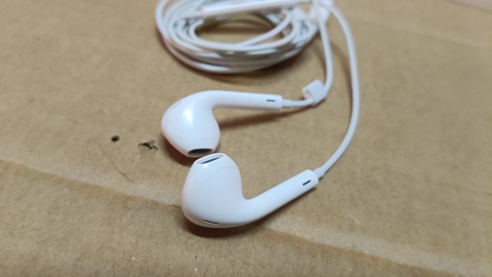 pple EarPods ze złączem Lightning