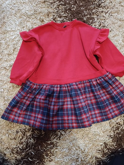 Тепленька сукня Некст на 4-5 років