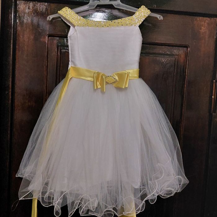 Продам  сукню на випускний або свято