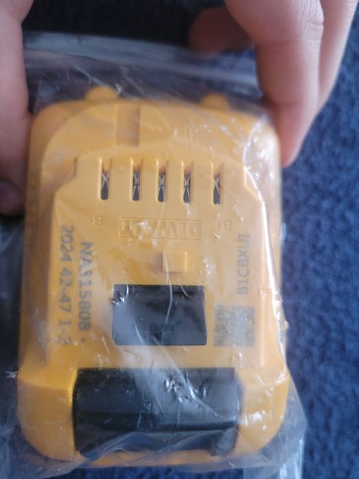 Akumulator Dewalt 12V 2.0 Ah + ładowarka