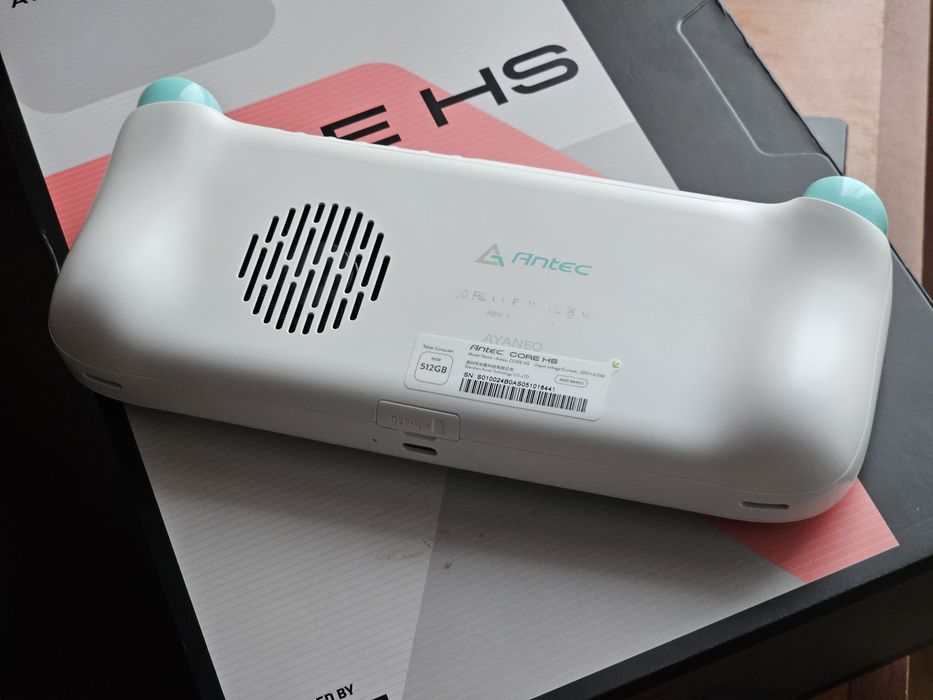 Antec Core HS - 8840U - 16GB - 512GB - Slide64740900595457124