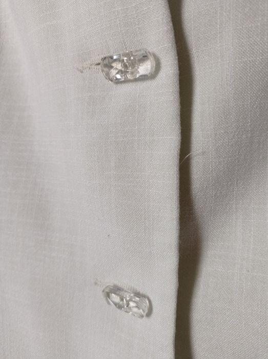 Krótki żakiet na guziki