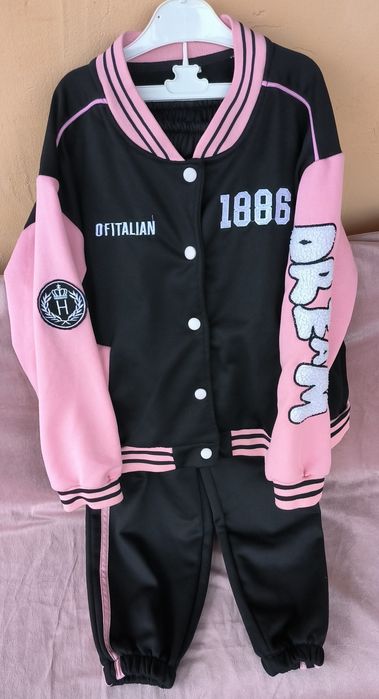 Спортивний костюм для дівчинки