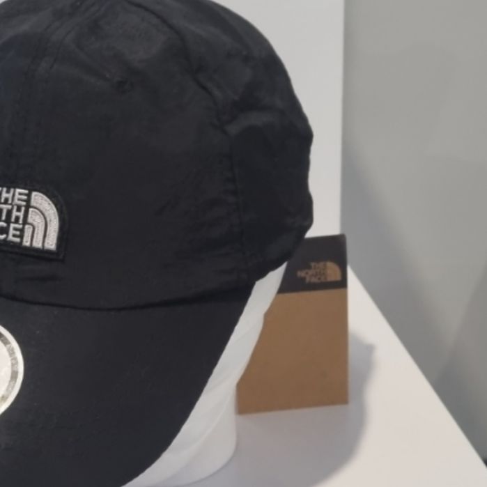 Крута кепка на літо TNF