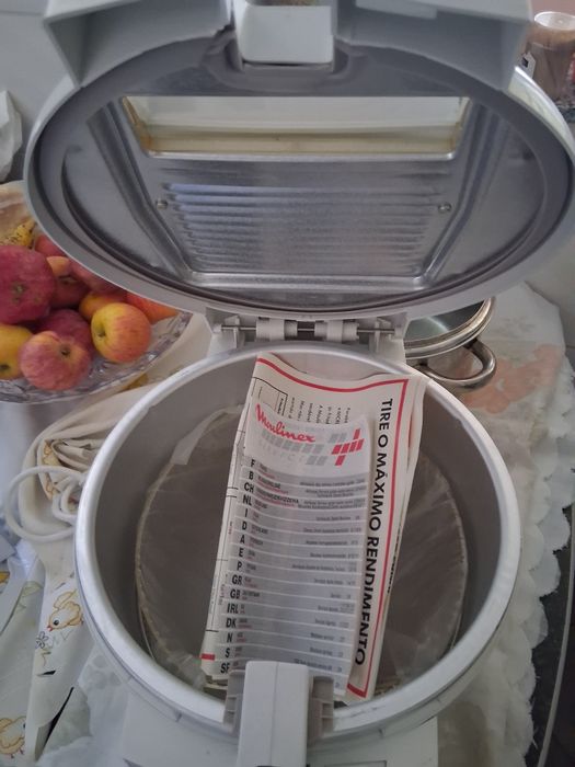 Vendo fritadeira eletrica nunca usada