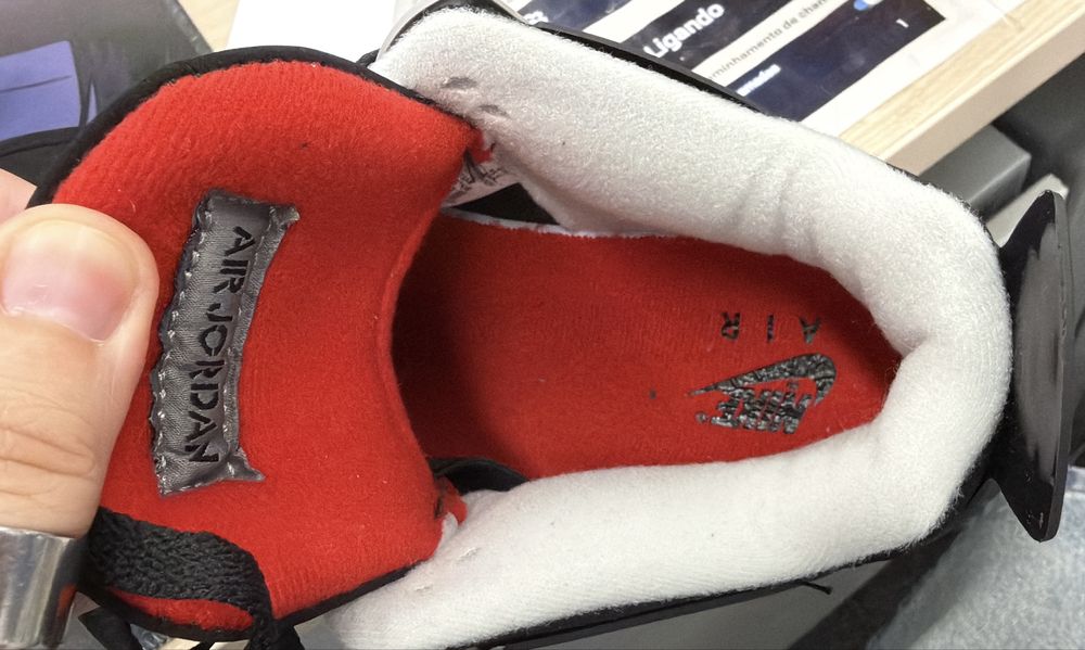 Vendo Nike Jordan Retro 4 Bred 2019