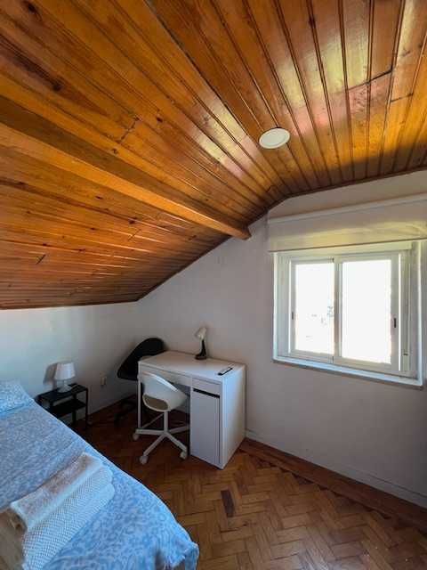 Quarto Suite Casal Corroios