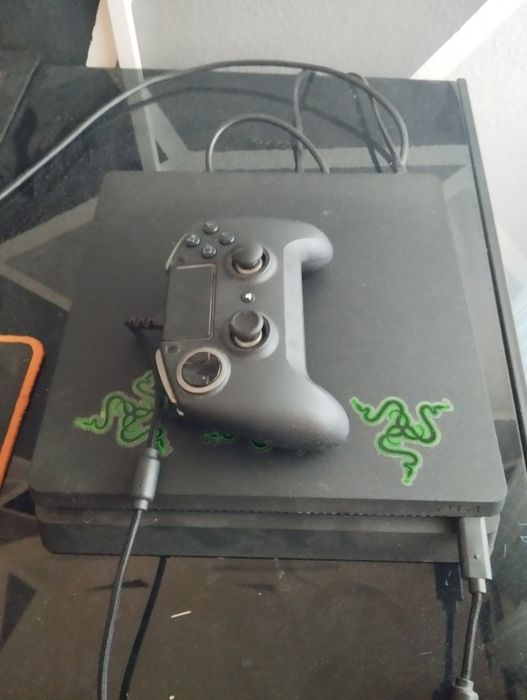 Comando e PlayStation4