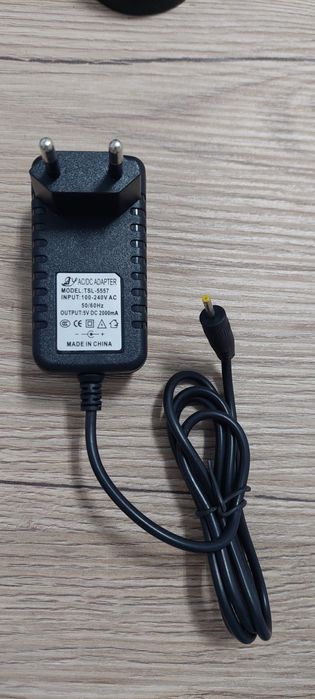 Carregador tablet 5v/2a novo - ponta fina 2.5mm