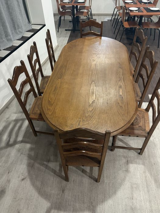 Mesa em madeira genuína 8 lugares