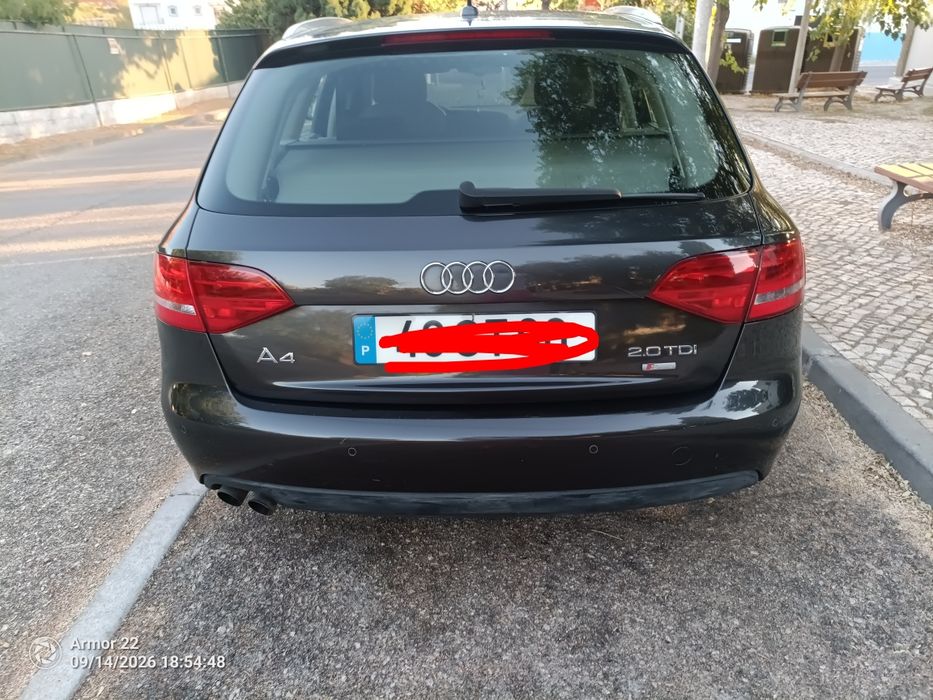Audi A4 b8 ,com motor fiável apesar dos quilómetros , possível trocar por carrinha de 3 lugares