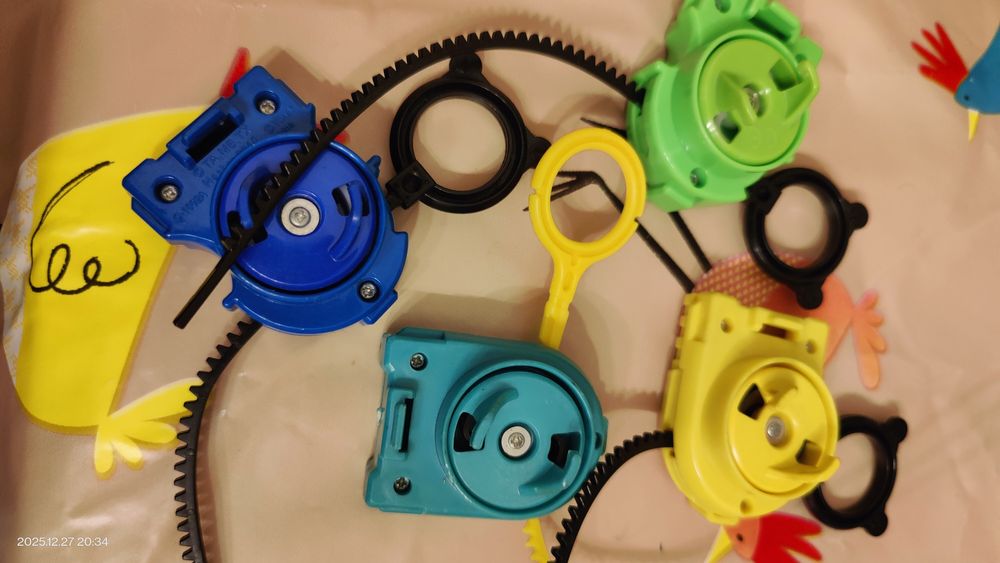 Beyblade, pião e lançador  primeira geração