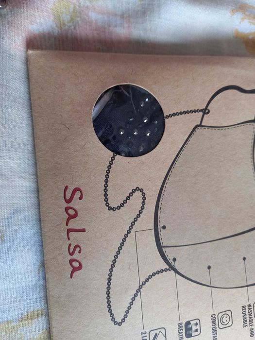 Máscara preta para proteção respiratória, com corrente - Salsa